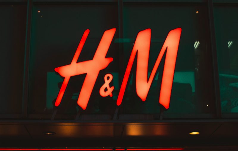 H&M Group отдали производства на создание и поставку средств индивидуальной защиты