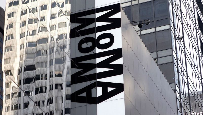 MoMA запускает бесплатные курсы по современному искусству, моде и фотографии