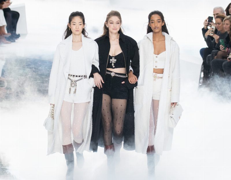 Chanel рассказали о своих успехах за первый год существования без Карла Лагерфельда