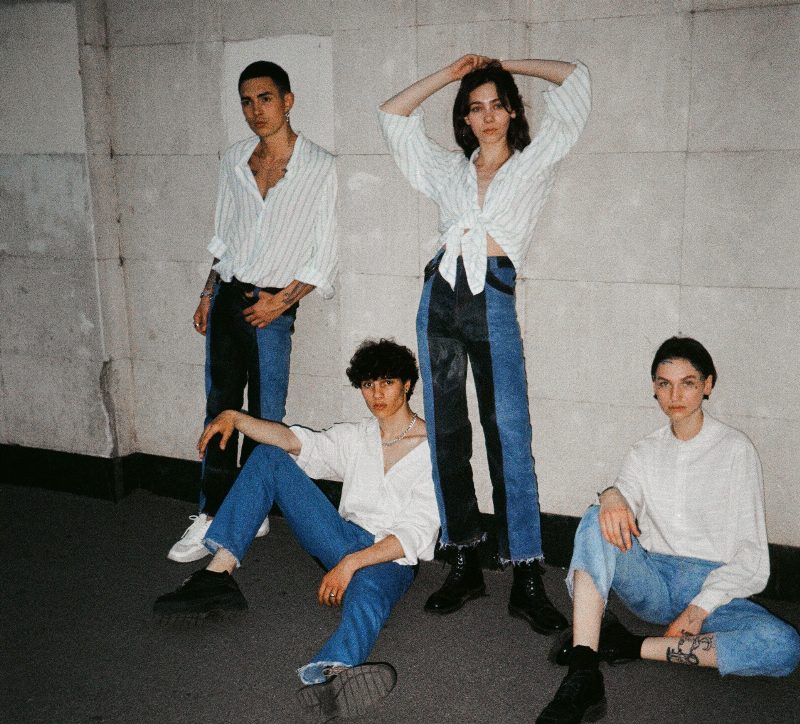 Kass' jeans выпустили капсулу небанальных повседневных вещей