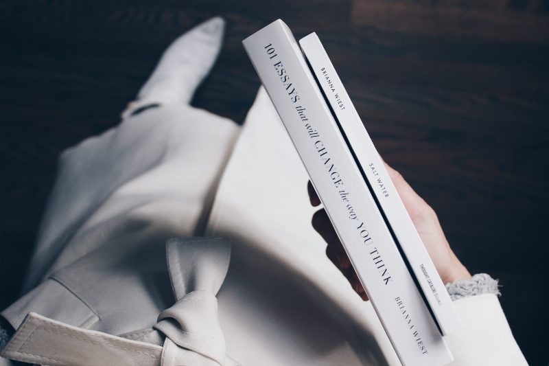 Читайте вместе с нами: 5 книг о моде