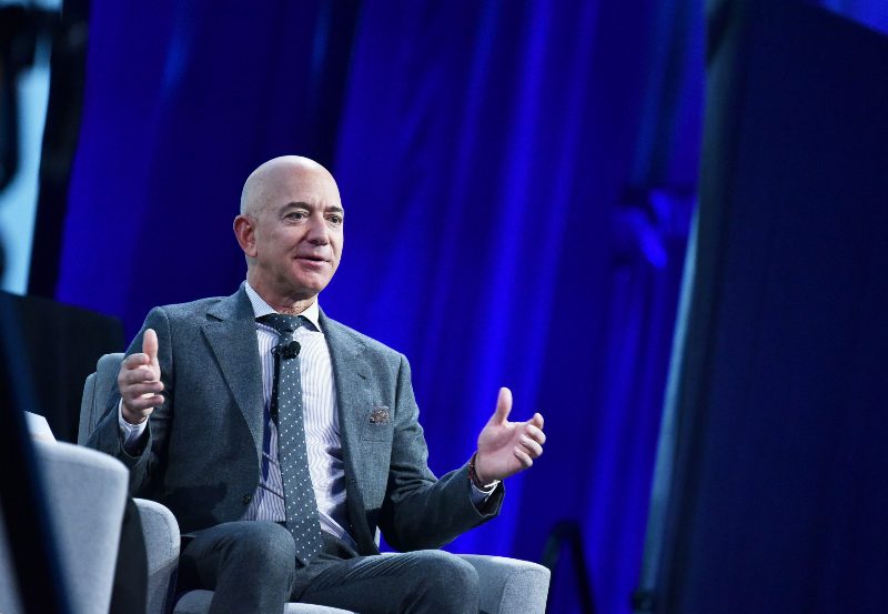 Джефф Безос покинул пост главы Amazon