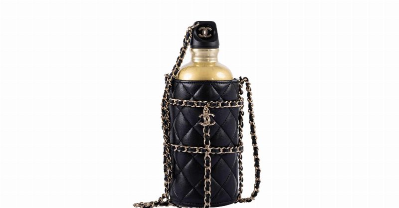 Срочно надо: золотая бутылка для воды Chanel за $7990