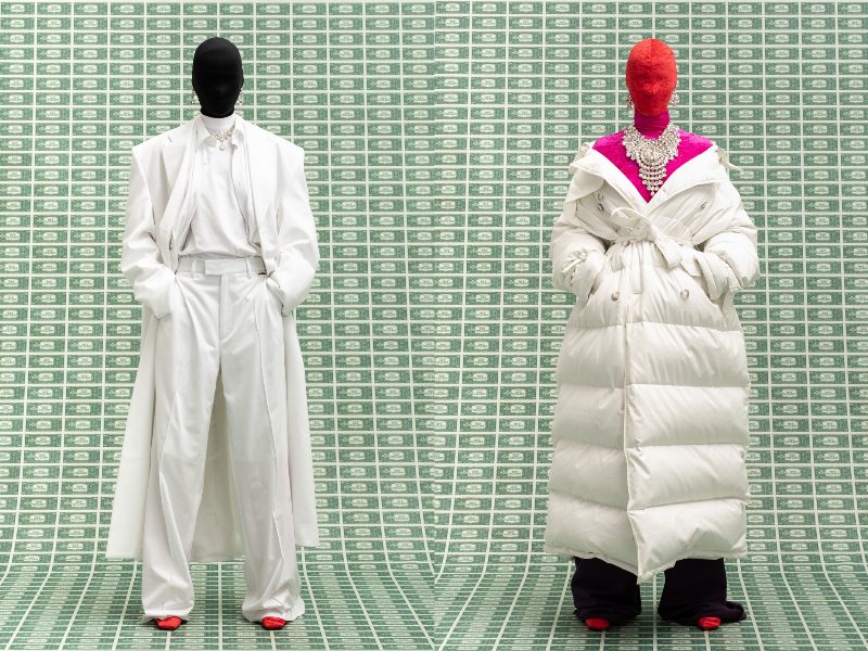 1000 фальшивых купюр: Vetements представили новую коллекцию