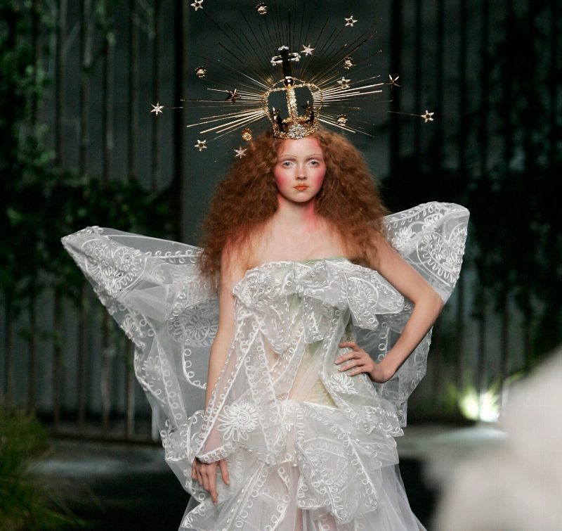 John Galliano Era: кому посвящена новая книга Dior