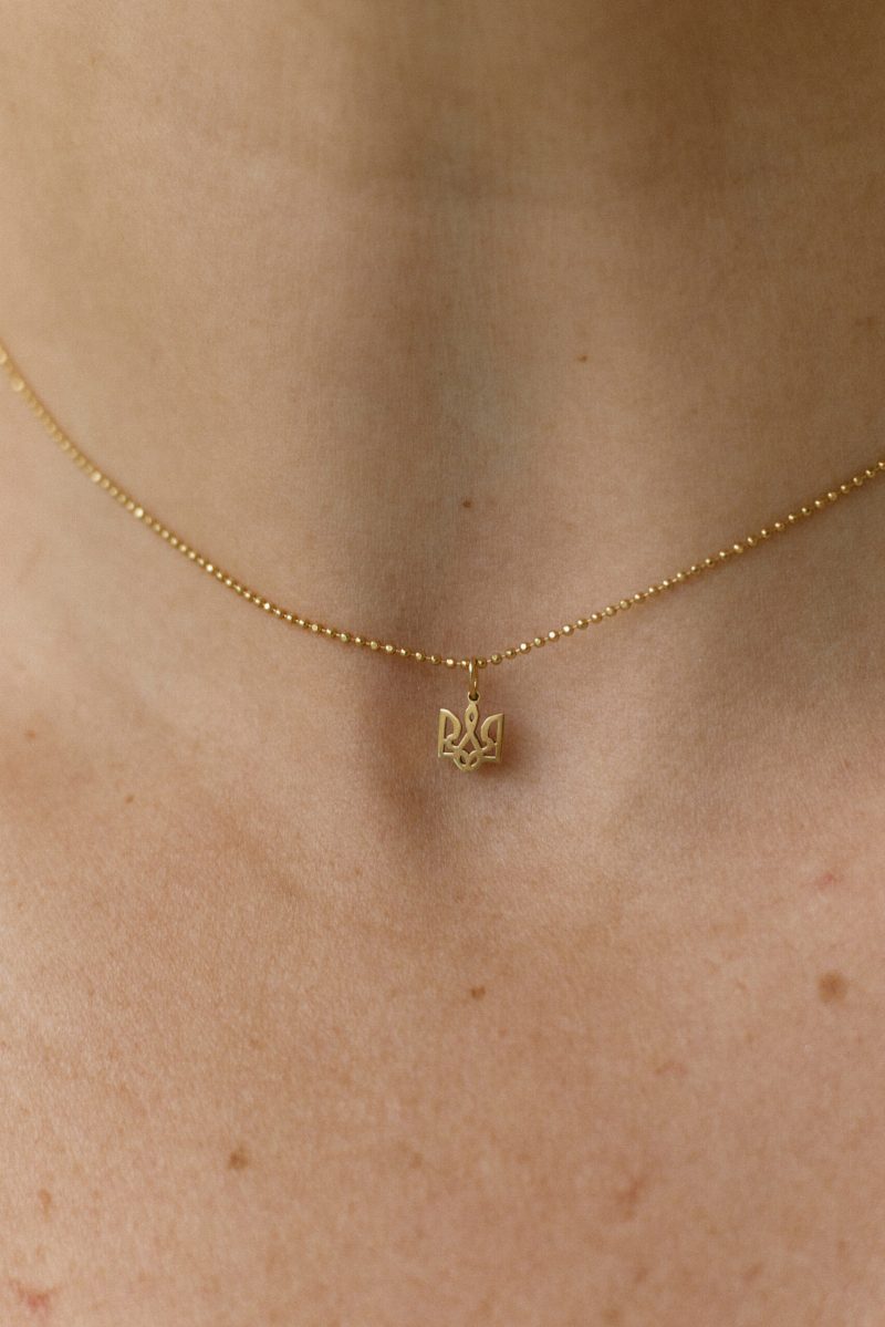 Тризуб на тілі: Guzema Fine Jewelry