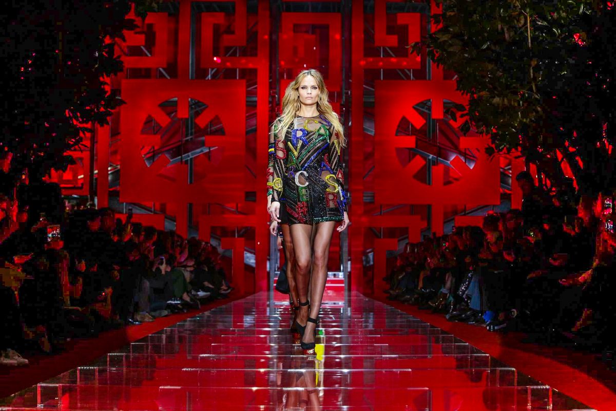 Неделя моды в Милане: Versace осень/зима - 2015/2016