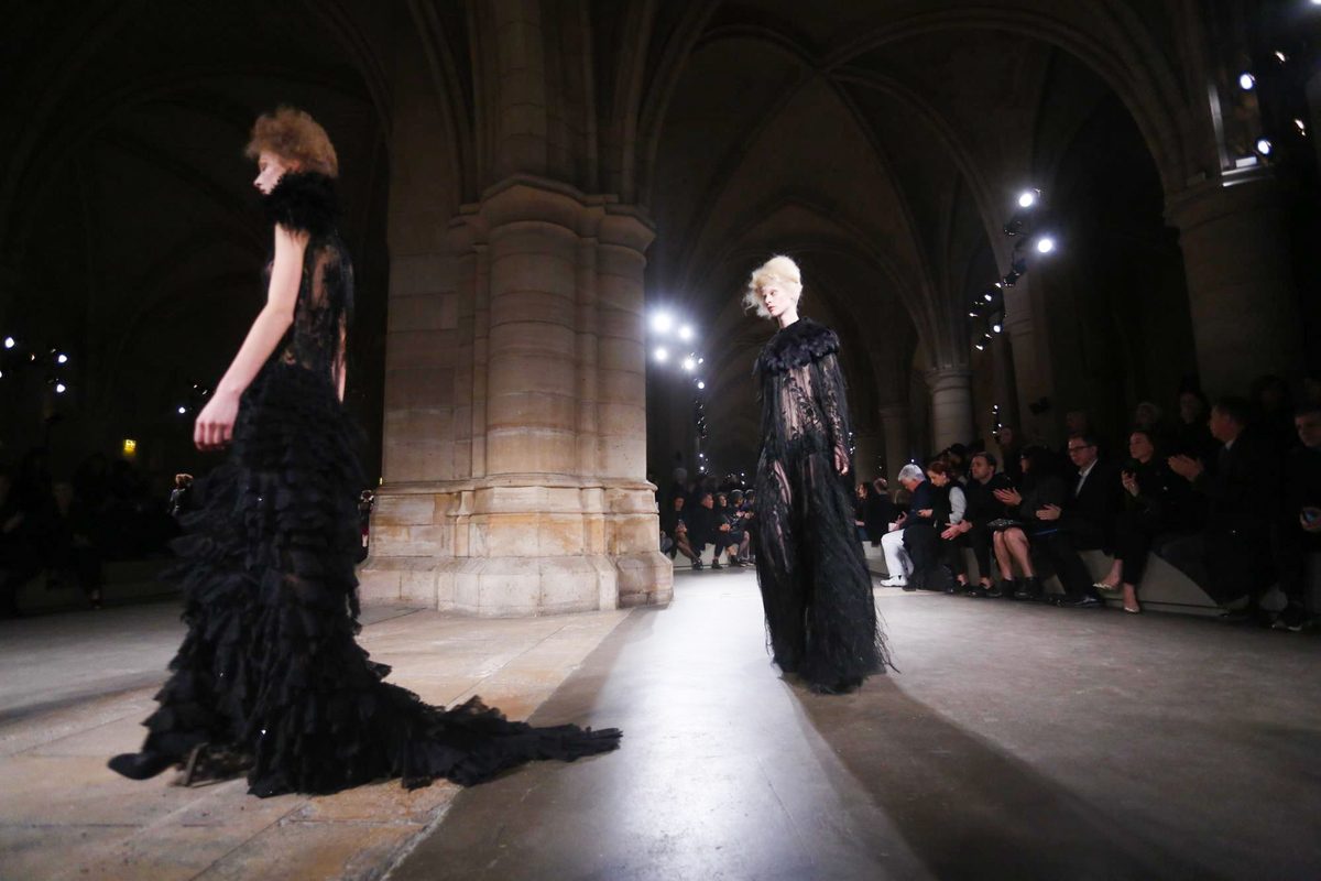 Неделя мода в Париже: коллекция Alexander McQueen осень/зима - 2015/2016