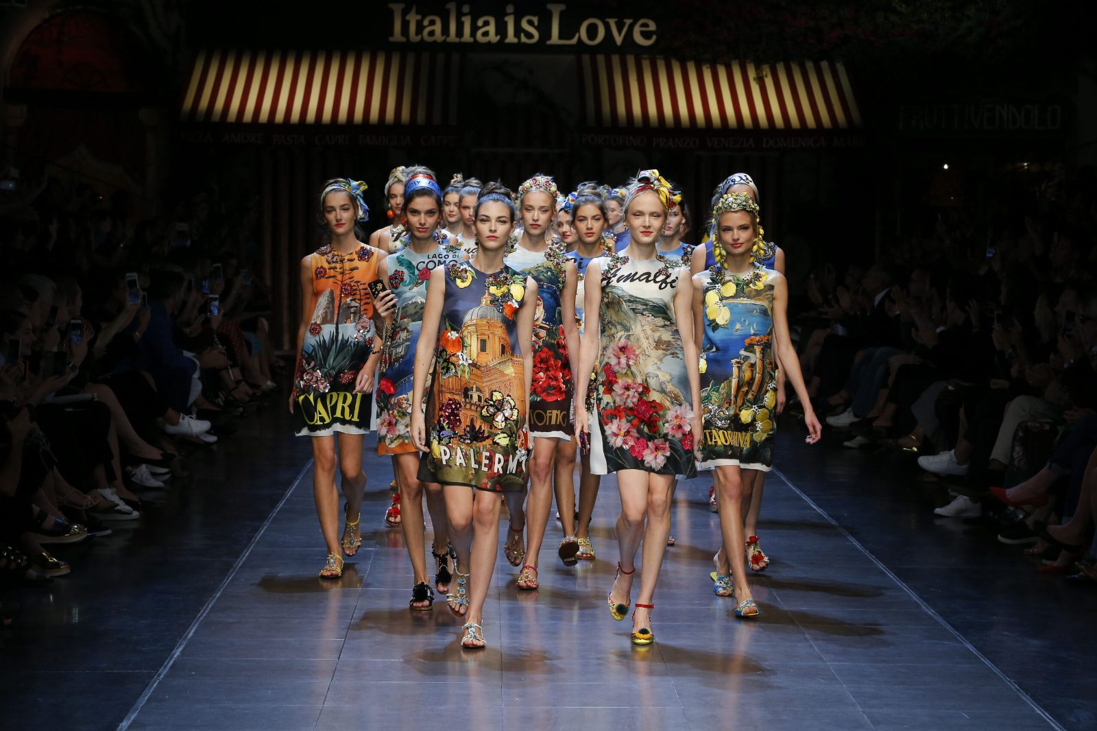 Признание в любви Италии на показе Dolce & Gabbana весна-лето 2016