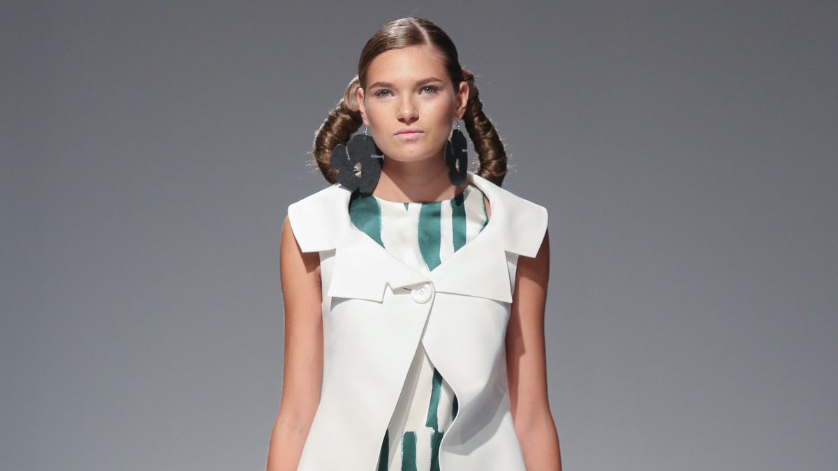 Видеосюжет о показе THEO S/S 2016