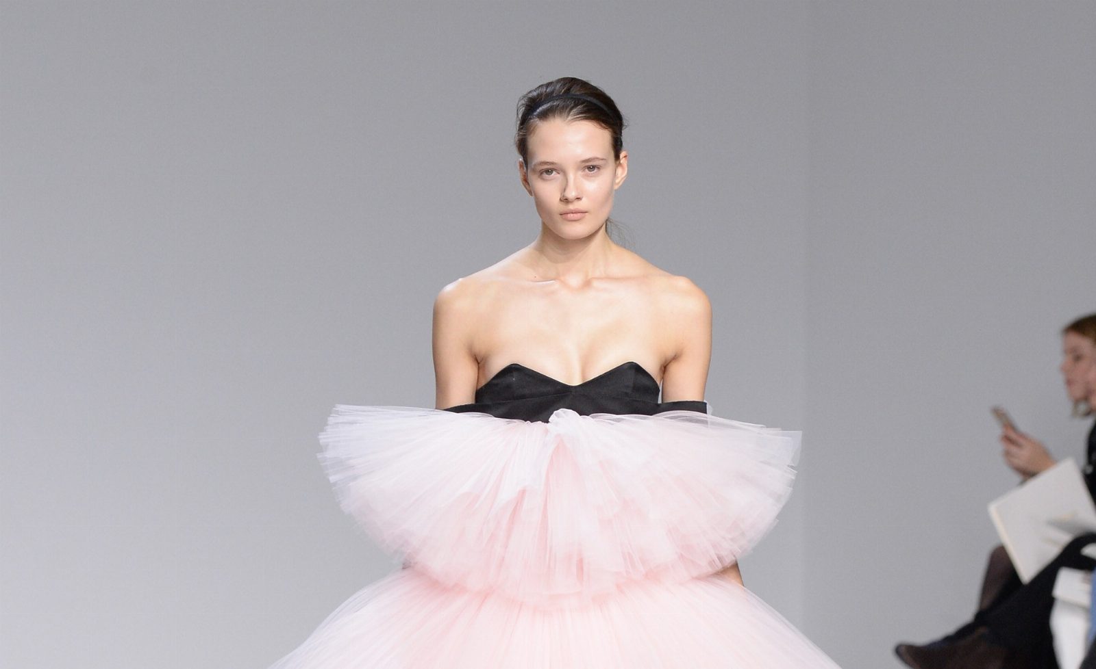 Jardin des Tuileries: Giambattista Valli посвятил коллекцию парижским садам