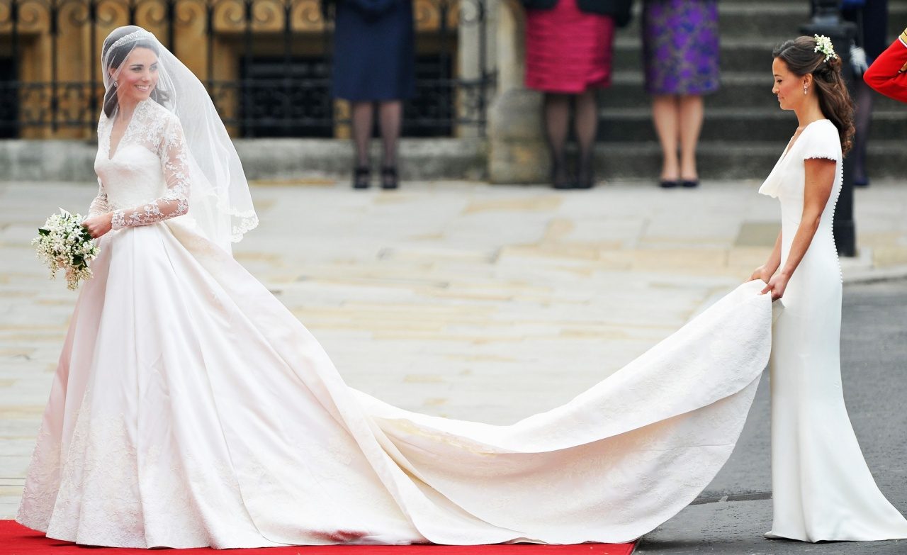 На Alexander McQueen подали в суд из-за платья Кейт Миддлтон