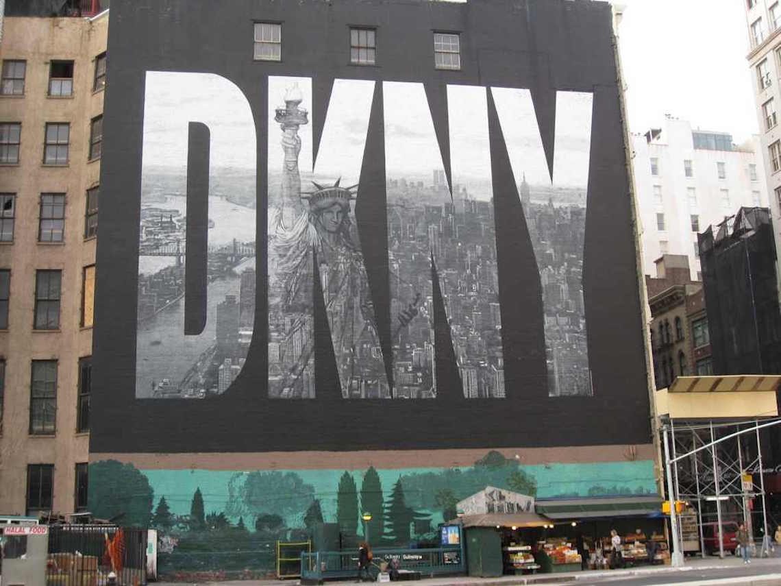 Почему LVMH продал DKNY