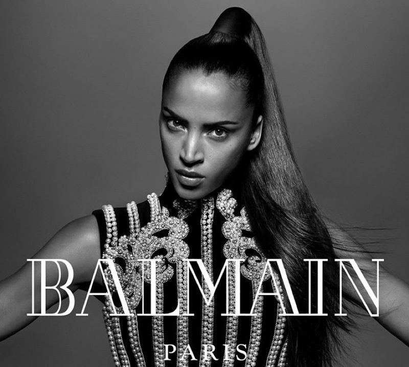 Ноэми Ленуар в рекламной кампании париков Balmain