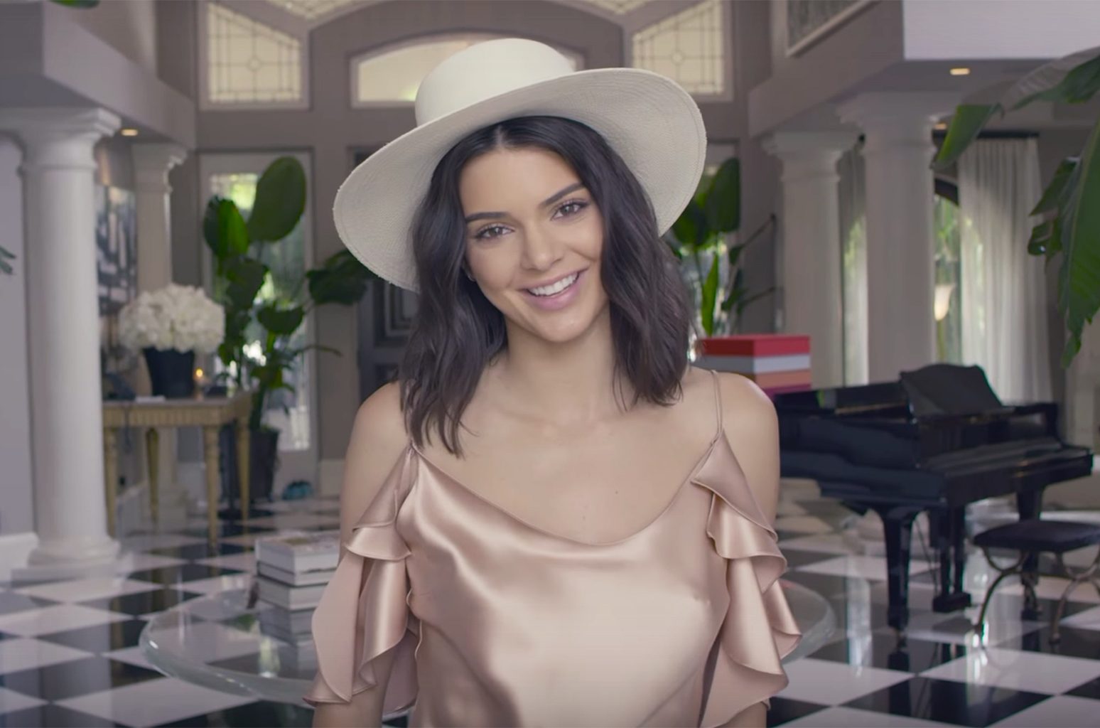 Кендалл Дженнер ответила на 73 вопроса Vogue