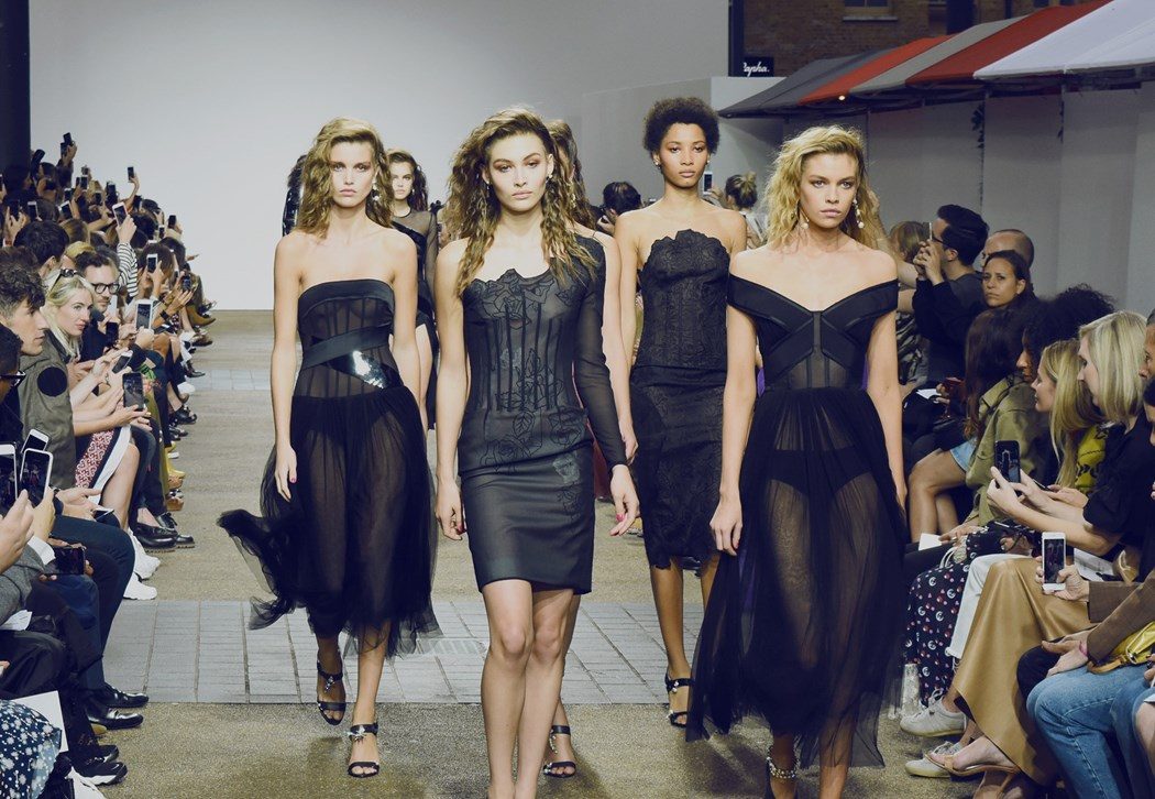 London Fashion Week: Показ Topshop Unique Spring/Summer 2017