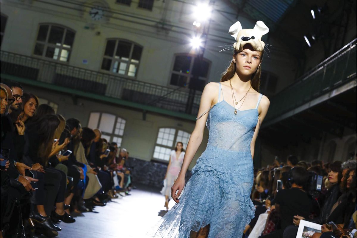 Маскарад на показе John Galliano S/S' 2017 в Париже