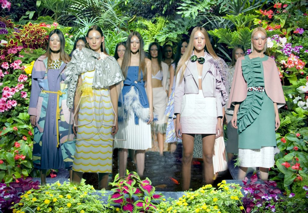 Много цвета, света и экзотики на показе The Coat by Katya Silchenko