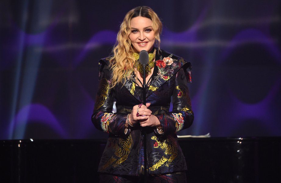 Американский журнал Billboard назвал Мадонну «Женщиной года»