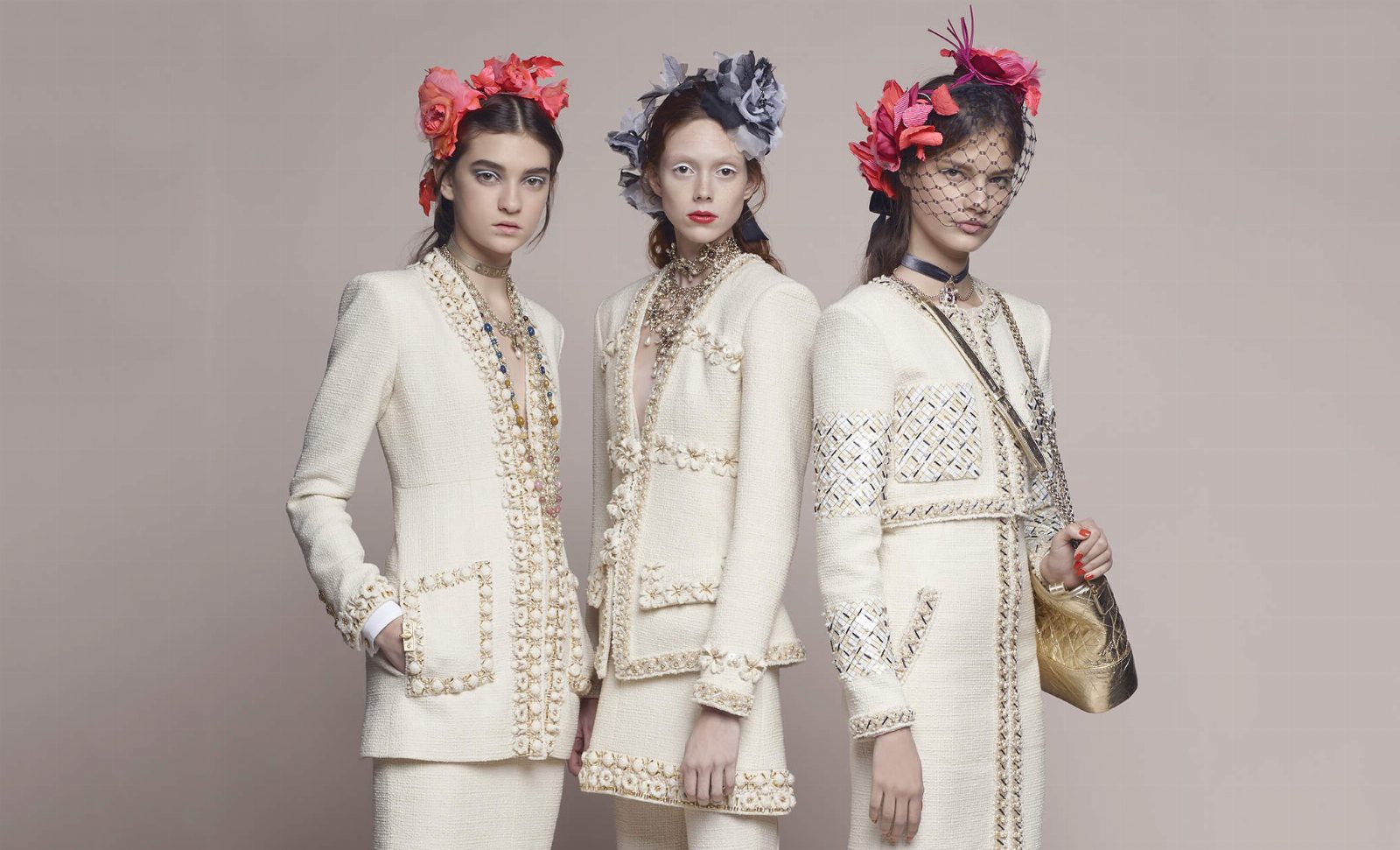 В Париже прошел показ Chanel Metiers d’Art