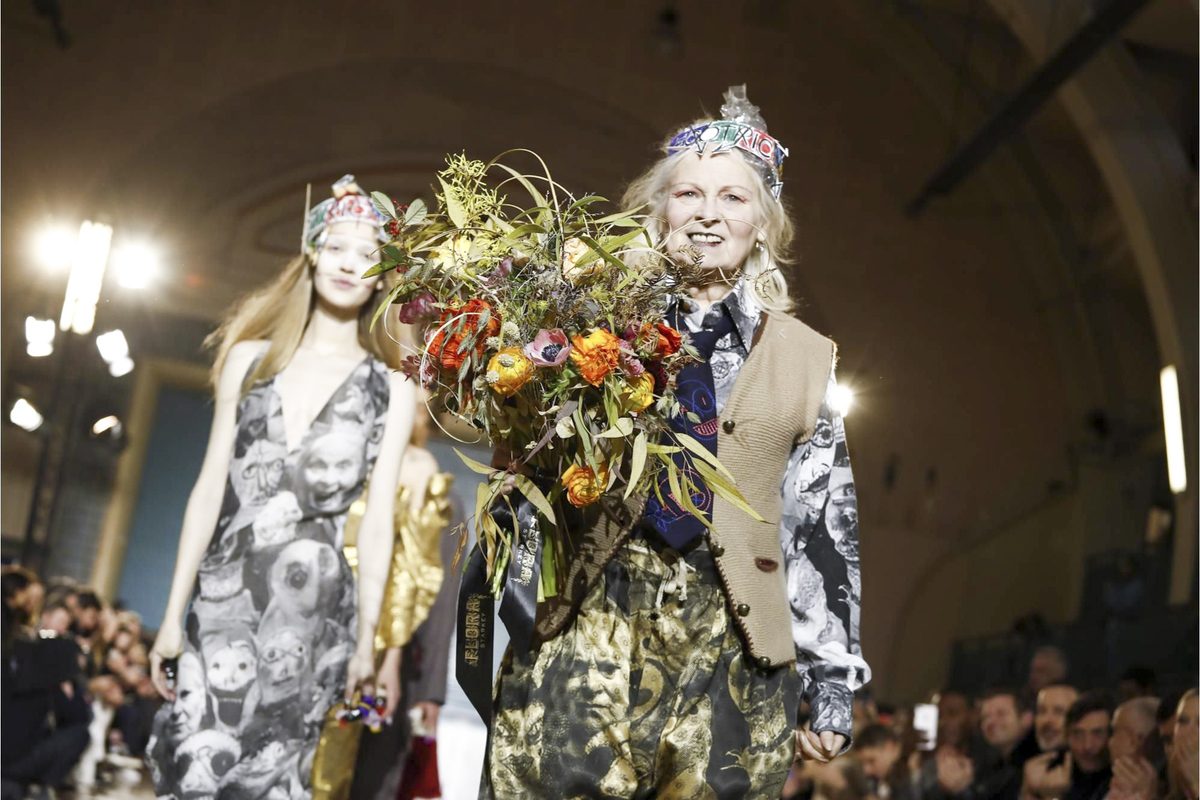Мужские и женские образы на показе Vivienne Westwood A/W'17 в Лондоне