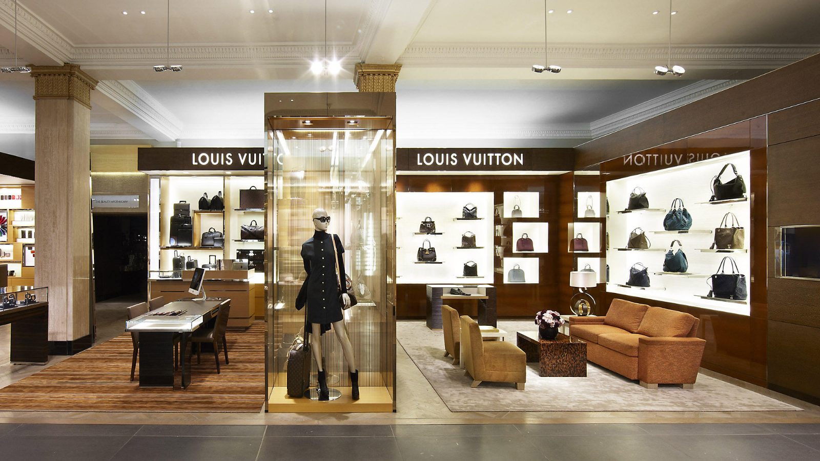 Злоумышленники ограбили лондонский бутик  Louis Vuitton