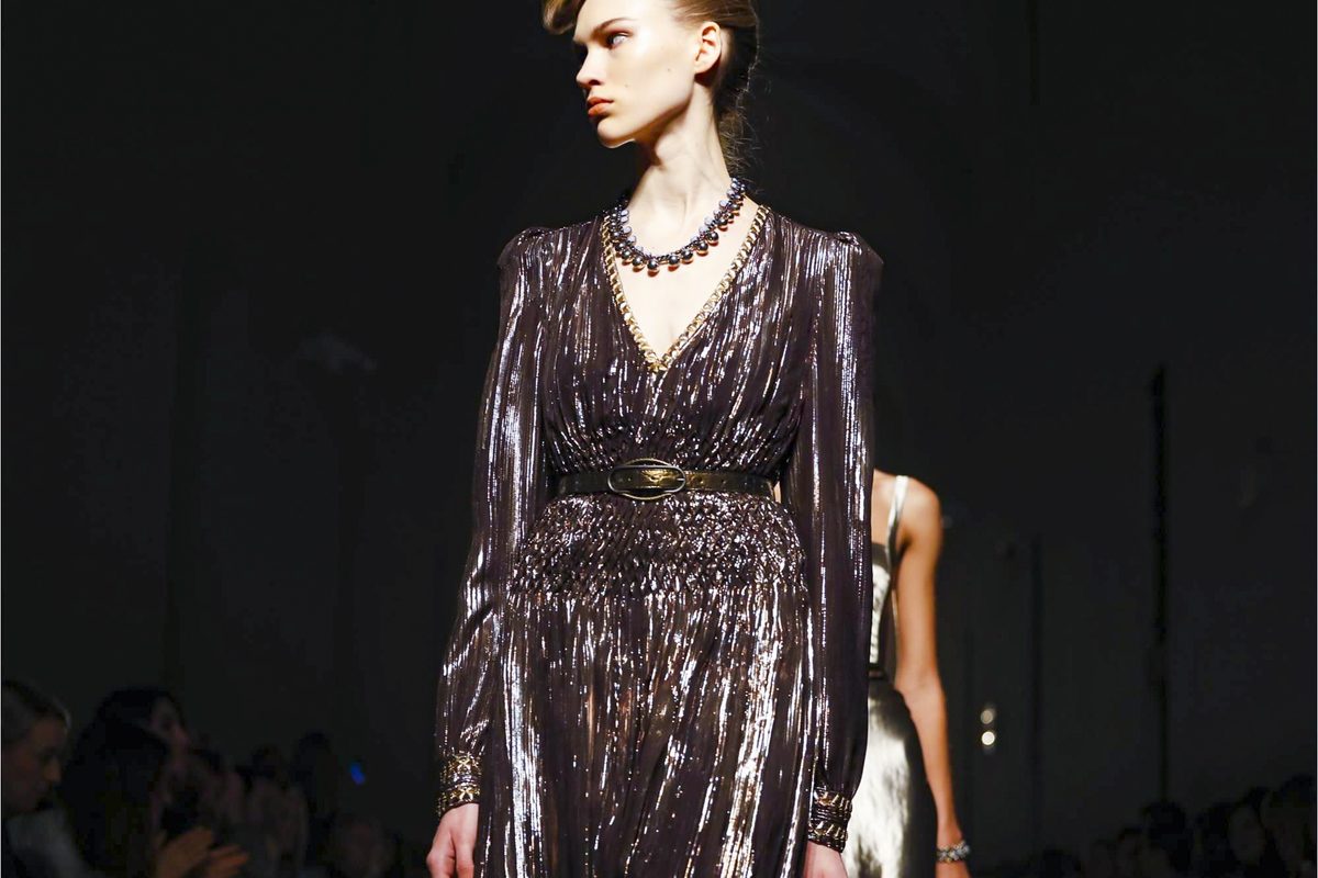 Акцент на талии в коллекции Bottega Veneta FW 17-18