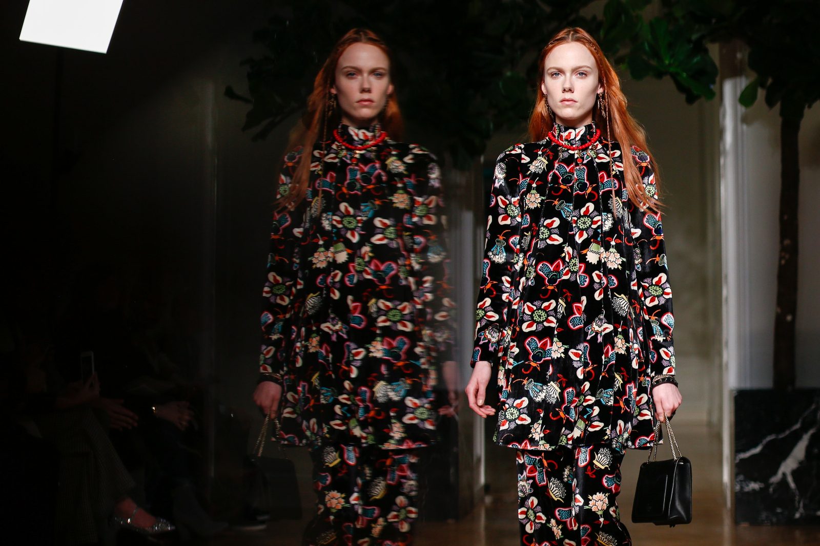 Бесконечная романтика: Показ Valentino FW 17-18