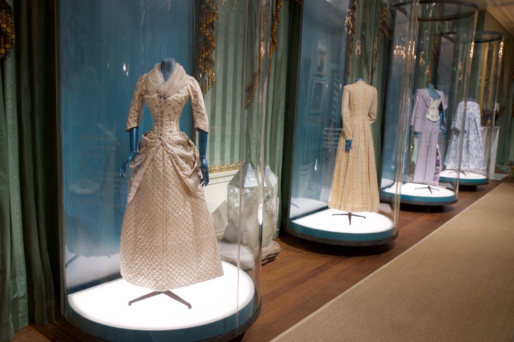 Бренд Gucci стал спонсором выставки “House Style: Five Centuries of Fashion at Chatsworth”