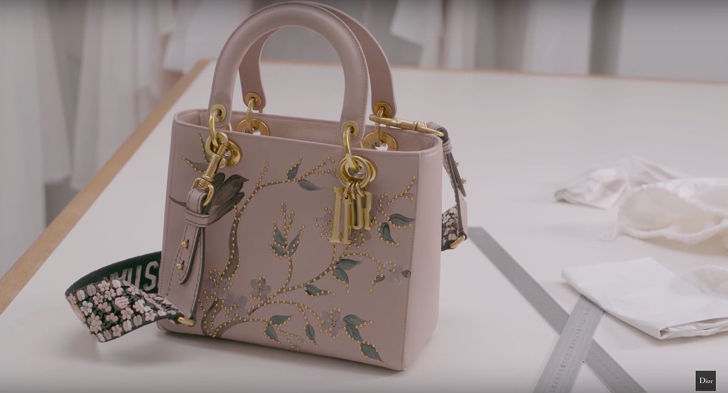Как разрабатывались новые сумки Dior из капсульной коллекции, представленной в Токио