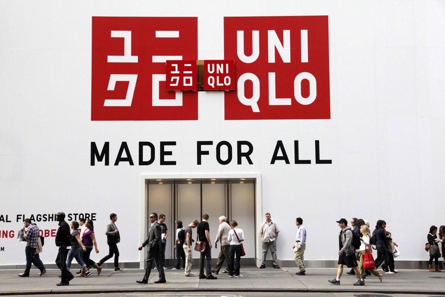 Магазины Uniqlo прекратят работу в США в ответ на новую политику Трампа