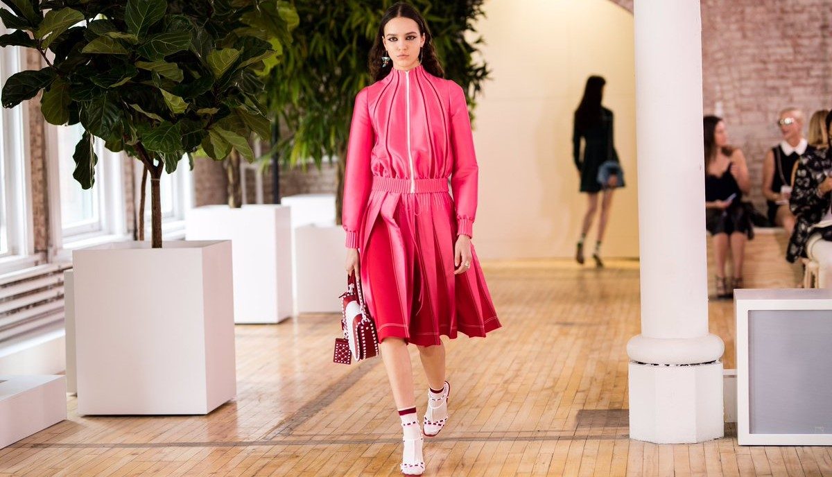 Современная хип-хоп культура Америки в новом круизном показе Valentino