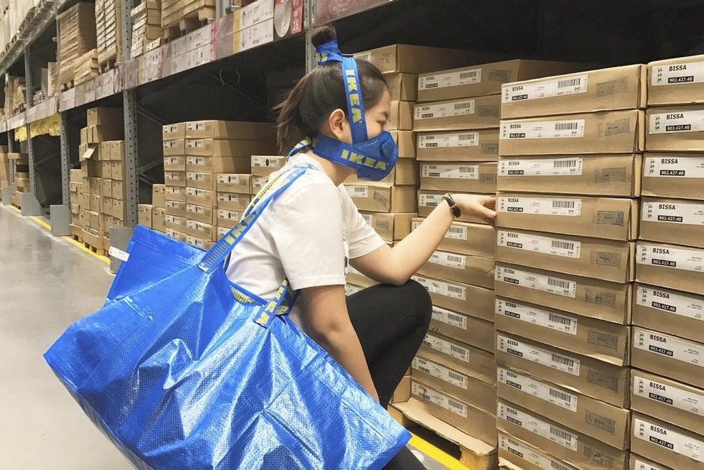 Народное творчество: как пакет от IKEA можно применить в дизайне