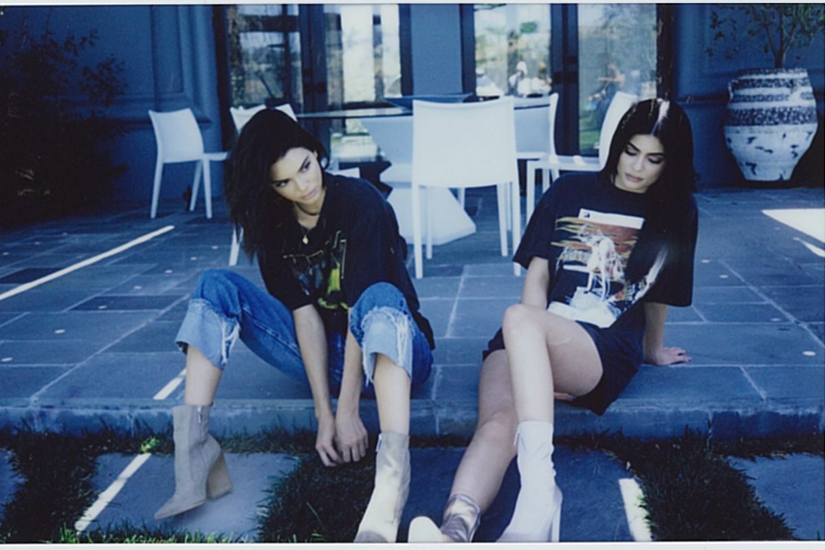 Винтажные футболки от Kendall+Kylie вызвали негативные отзывы