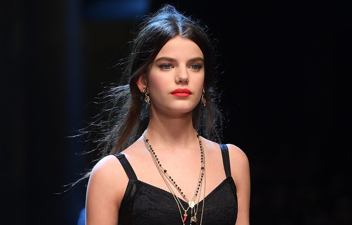 Амбассадор Dolce & Gabbana Соня Бен Аммар о том, как совмещать работу с брендами, учебой и музыкальной карьерой