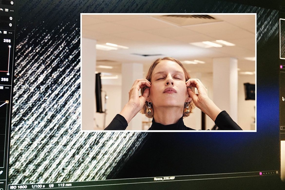 Поколение digital: интернет-зависимость в новой рекламе Balenciaga