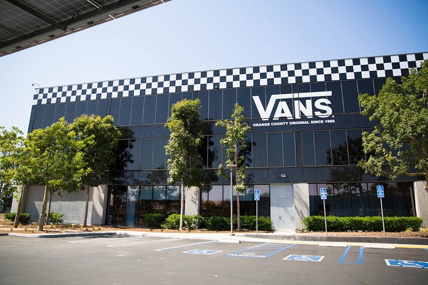 Экомода в действии: Vans открывает первую штаб-квартиру с 4 000 солнечных панелей