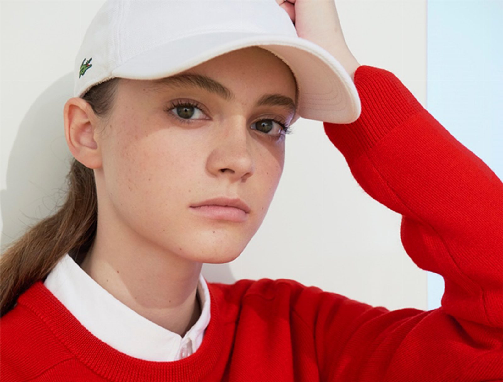 Как выглядит обновленный логотип Lacoste?