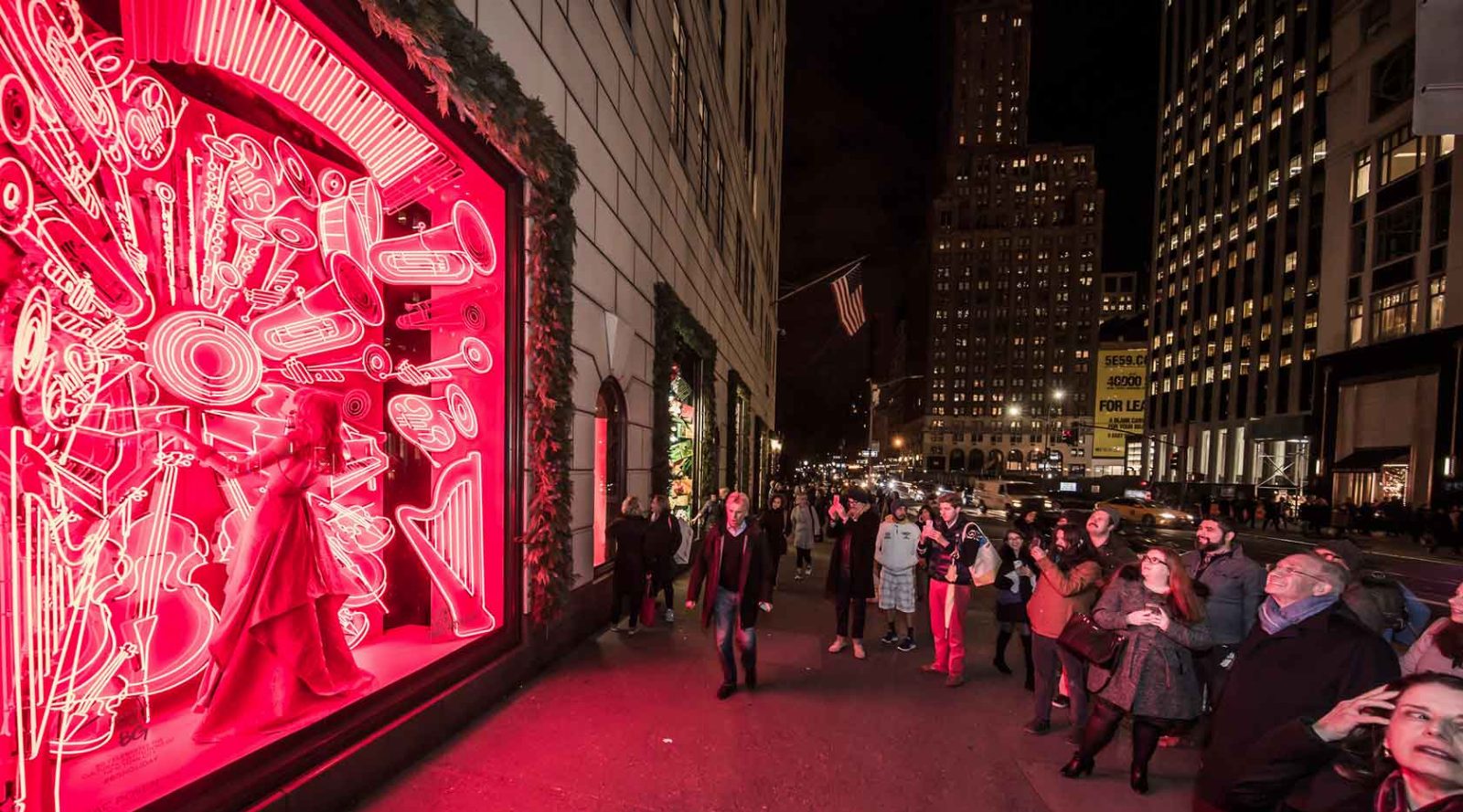 Как создавались рождественские витрины Bergdorf Goodman