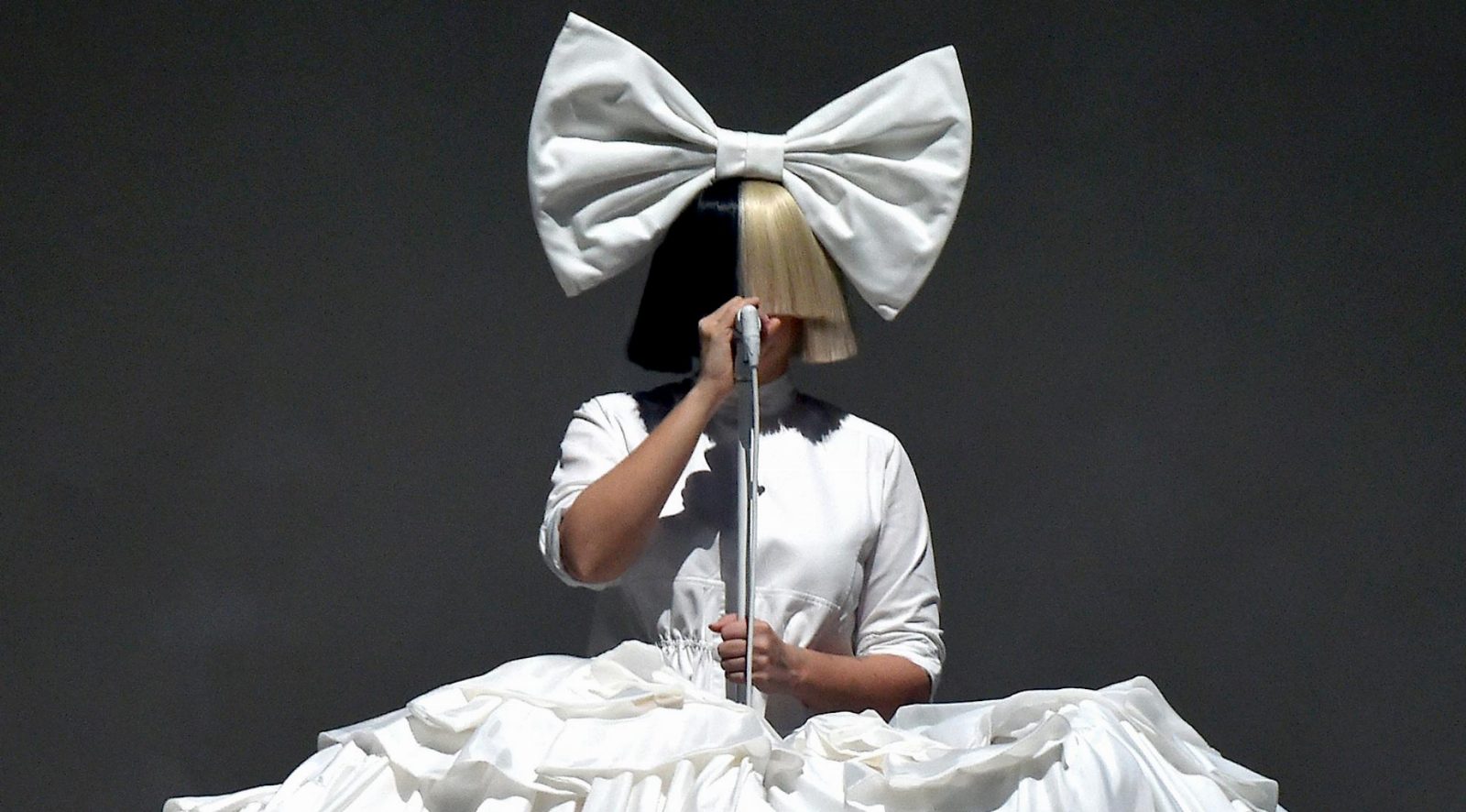 Sia слила свои фото в неглиже, чтобы отомстить