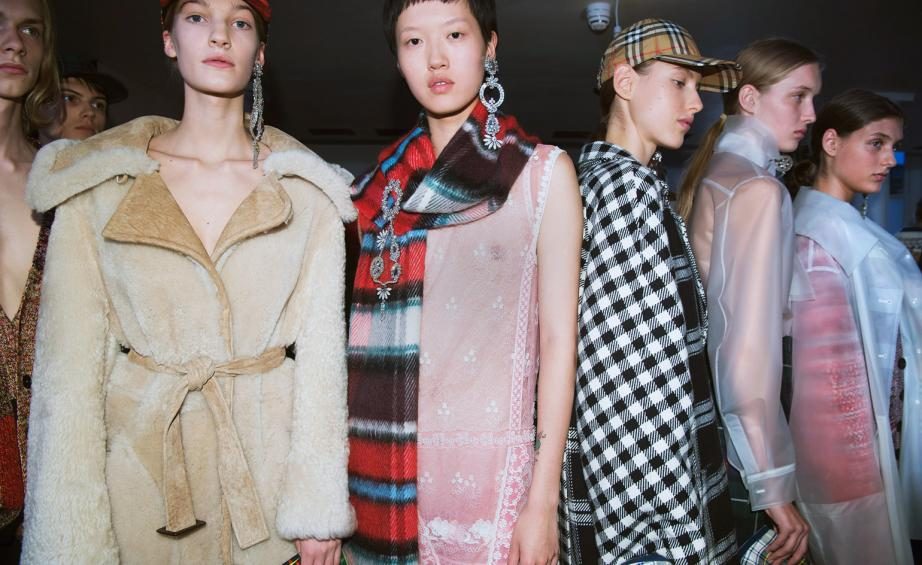 Кто займет место Кристофера Бейли на посту креативного директора в Burberry?