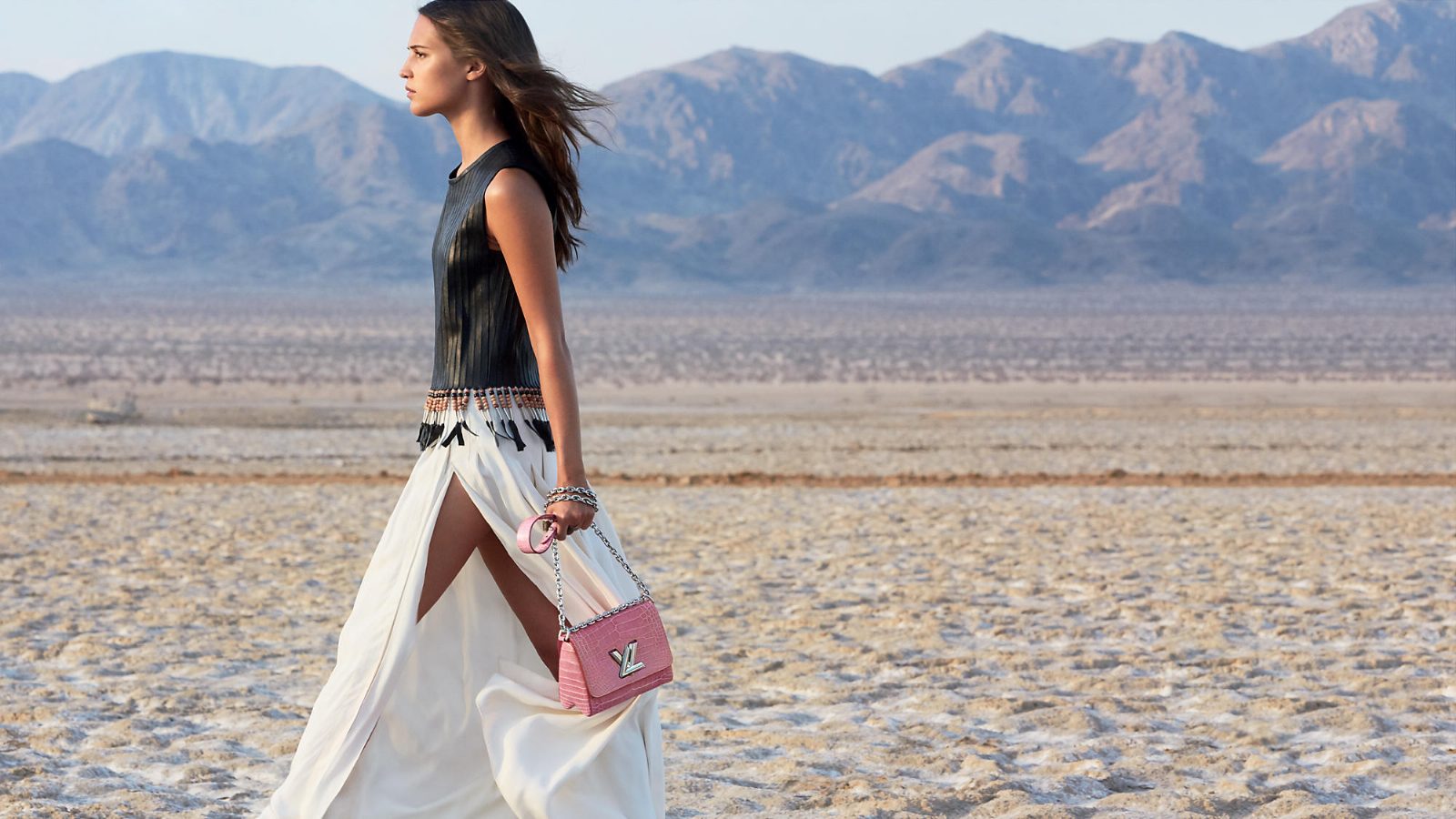 Louis Vuitton создал бота
