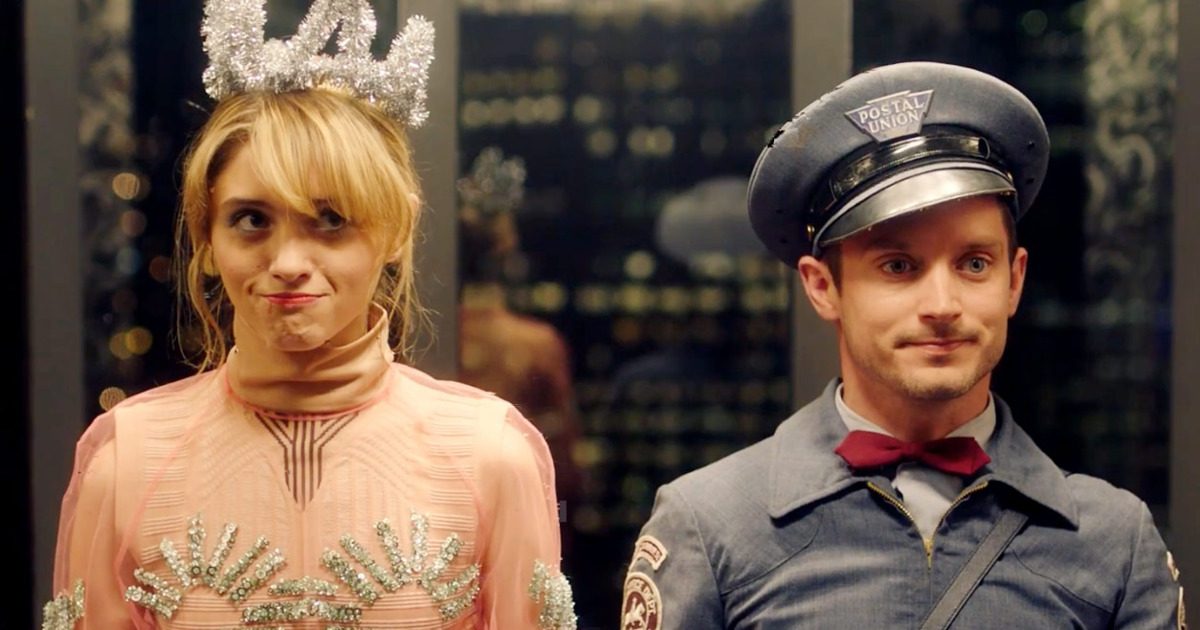 Что подарил Элайджа Вуд Натали Дайер в рекламном ролике Prada?