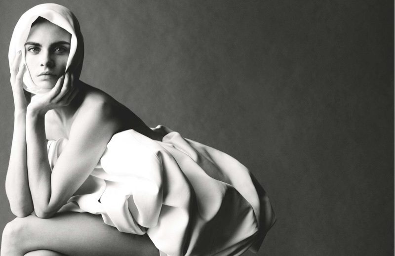 Gallery: Кара Делевинь в свадебной съемке для Vogue UK