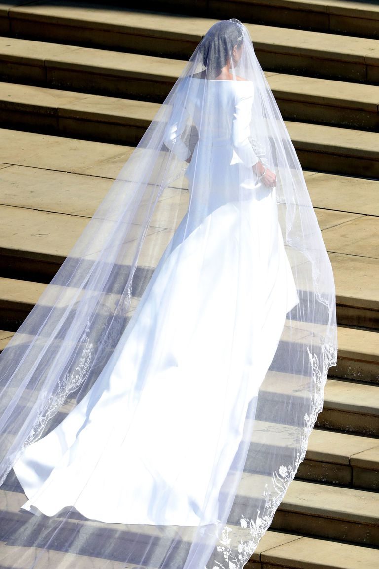 meghan-markle-royal-wedding-dress-1526729394