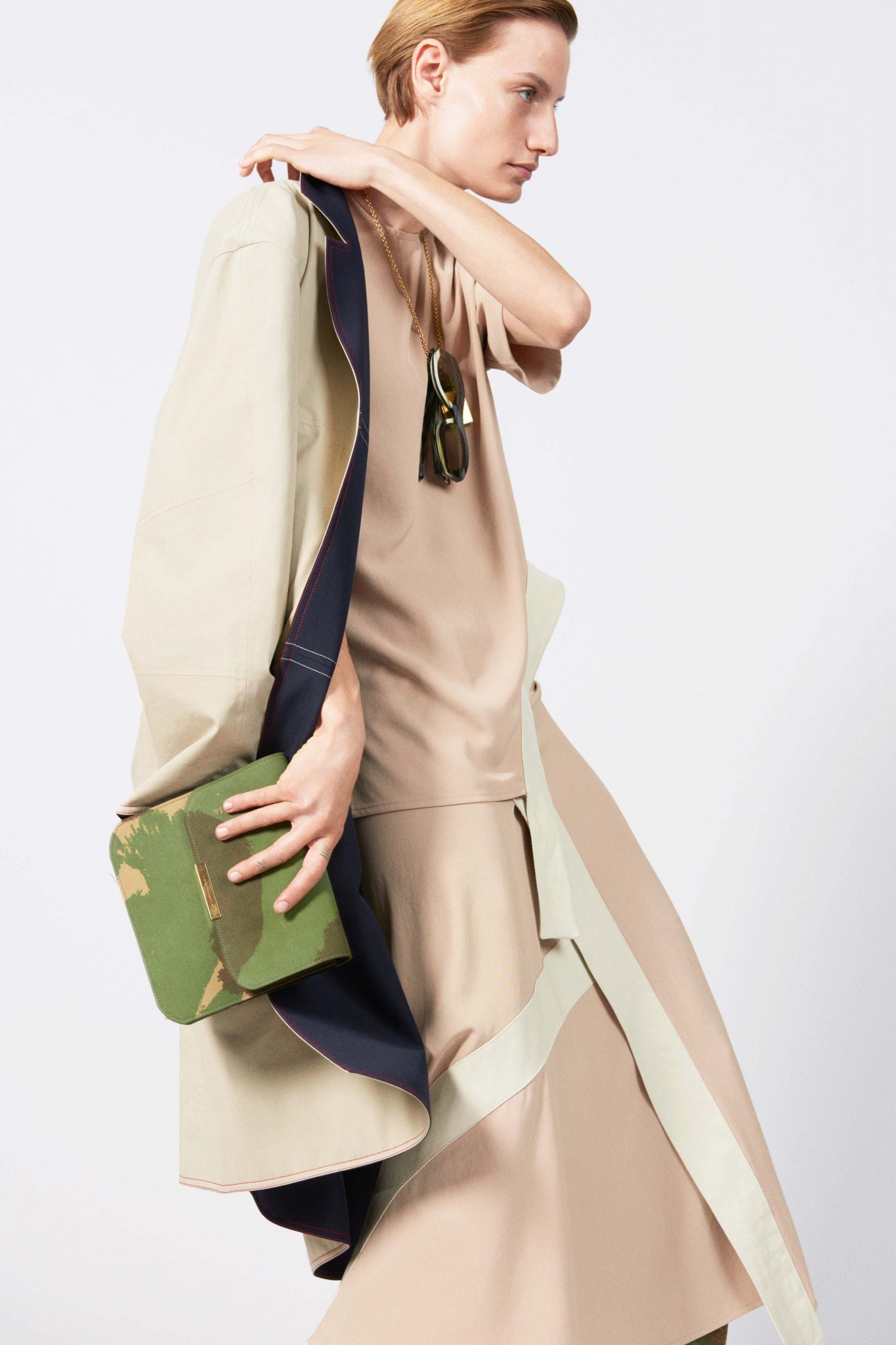 00004-victoria-beckham-vogue-resort-2019-pr