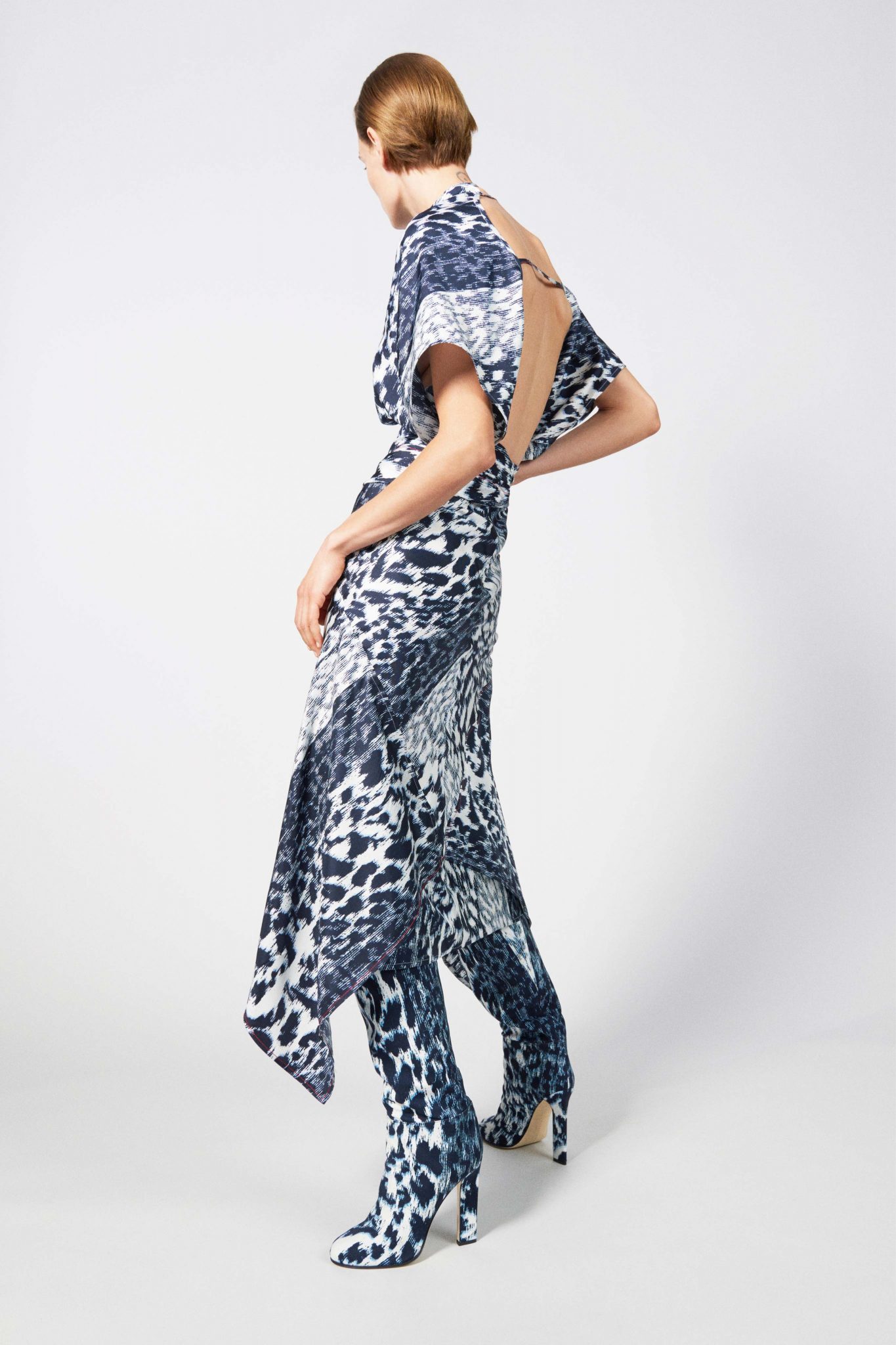 00015-victoria-beckham-vogue-resort-2019-pr