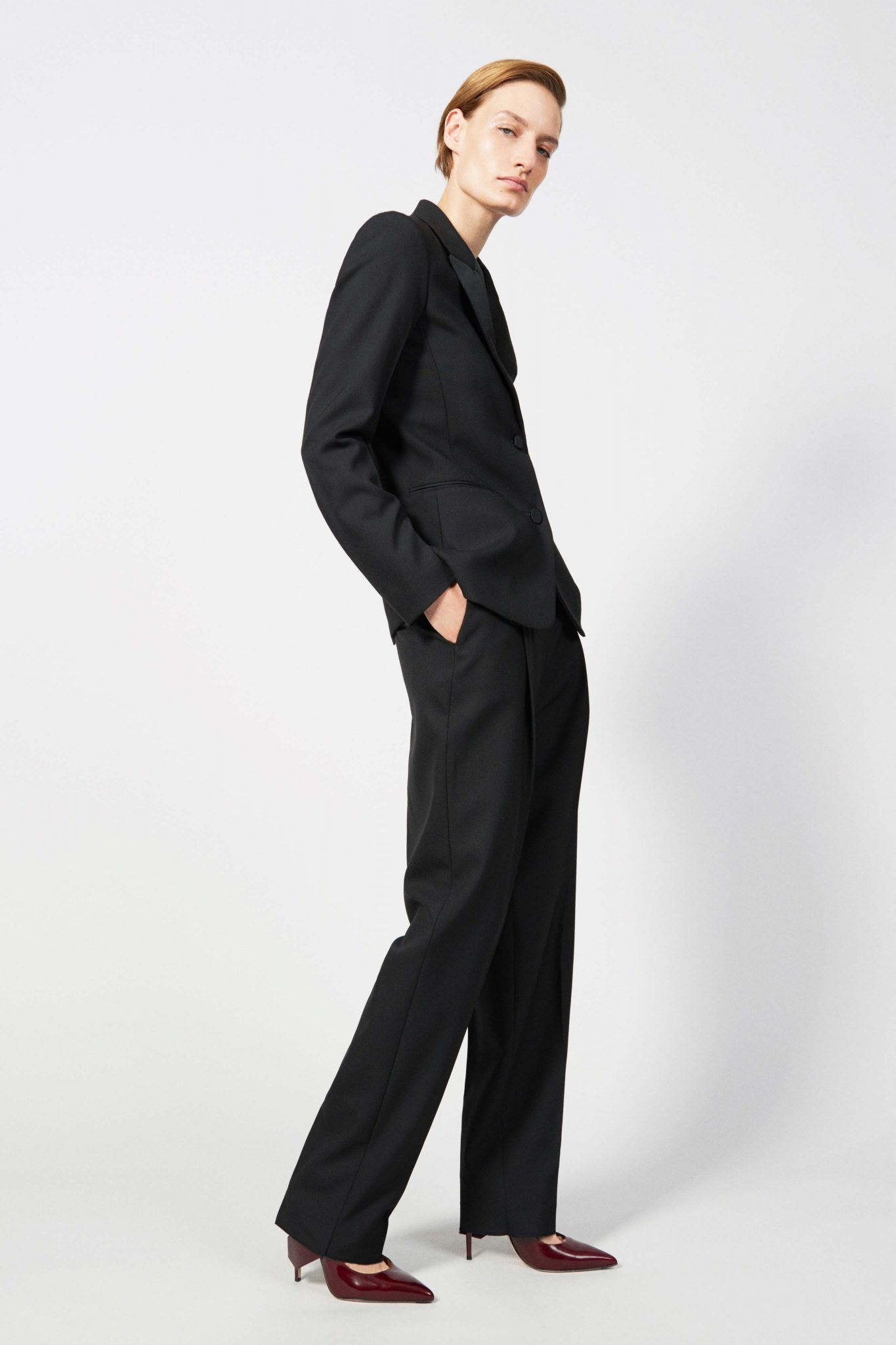 00021-victoria-beckham-vogue-resort-2019-pr