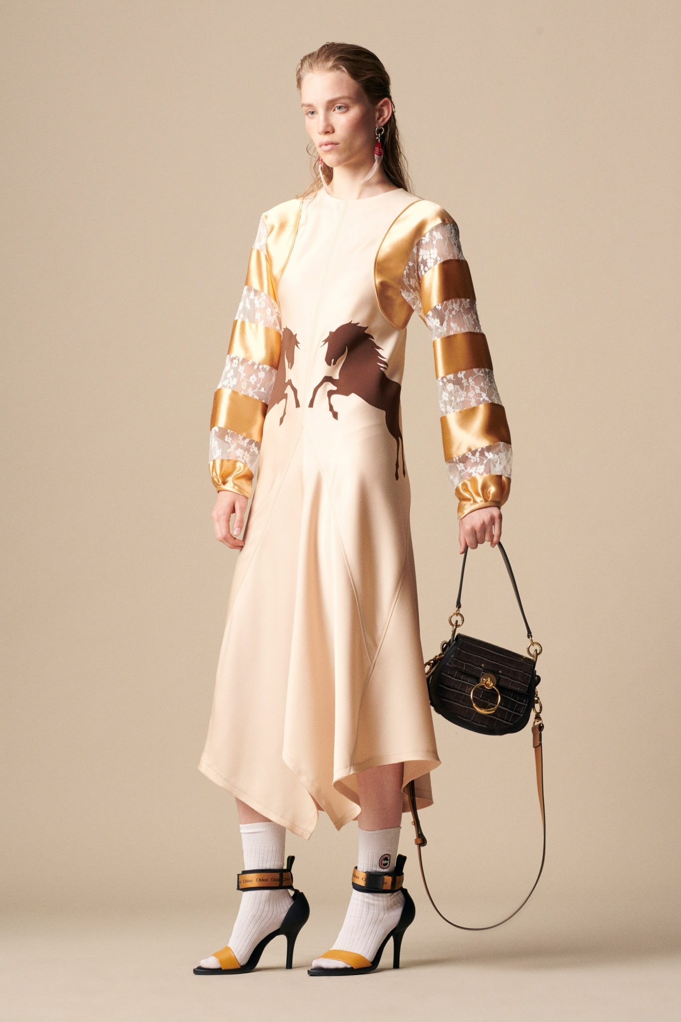 00049-chloe-vogue-resort-2019-pr