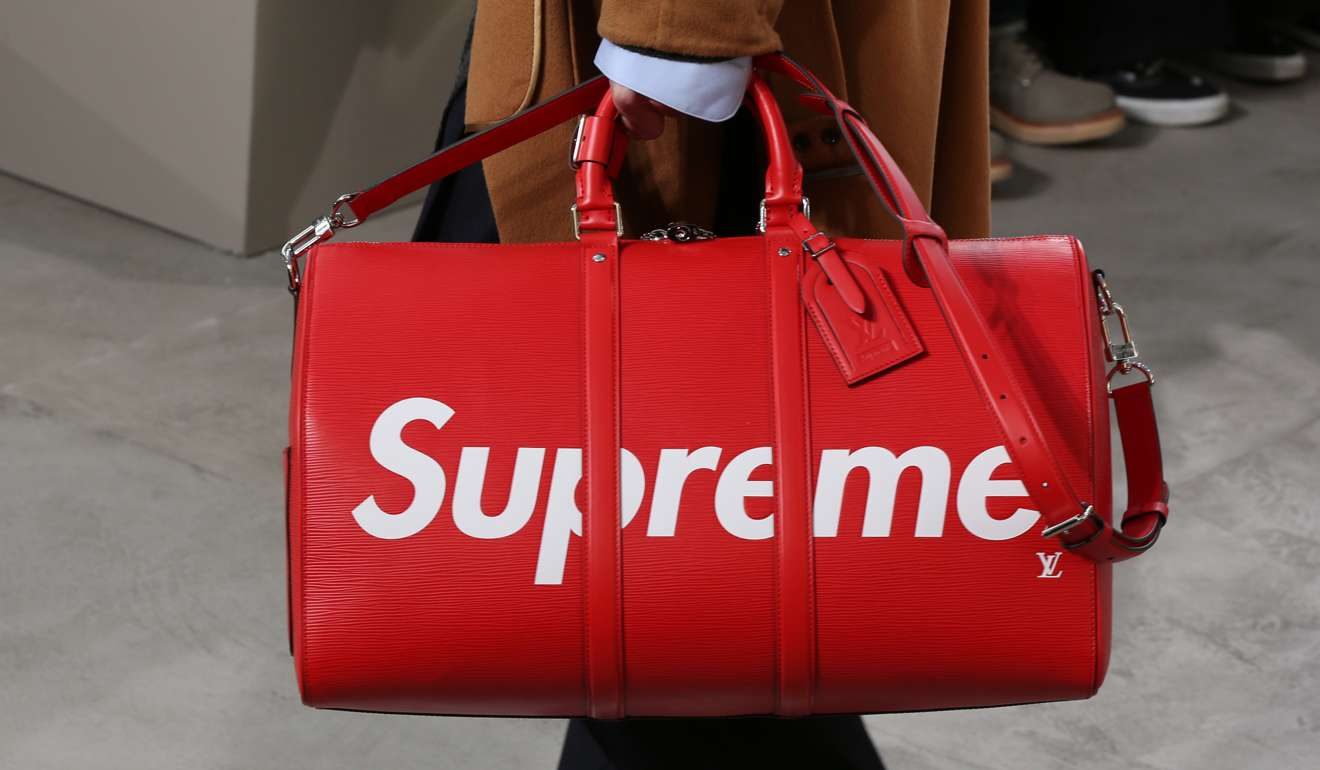Мужчина представился президентом Supreme и незаконно заключил многомиллионные контракты с китайскими брендами